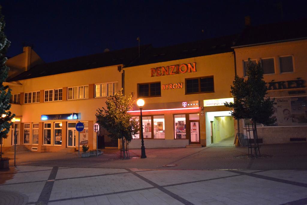 Zlaté Moravce Byron酒店 外观 照片